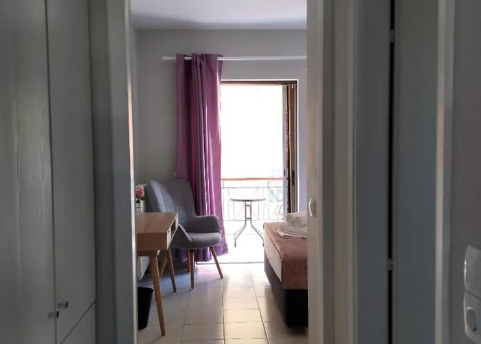 Apartment Nini's House Superior - 100m From Town Center