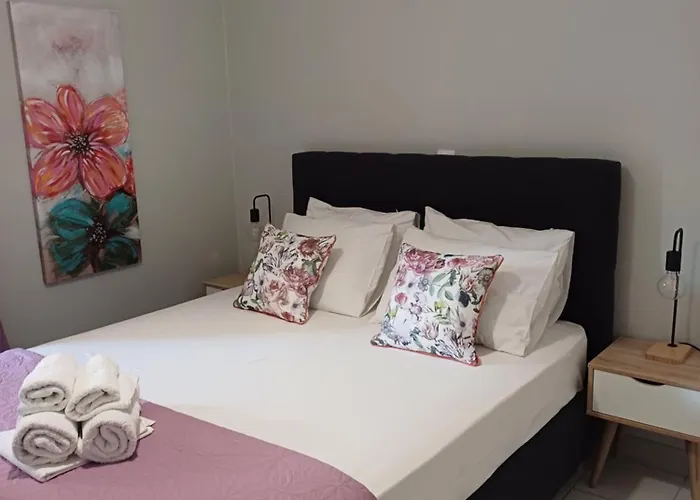 Nini's House Superior - 100m From Town Center Apartment