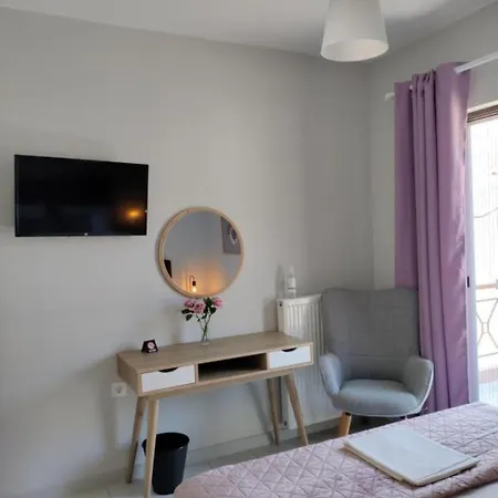 Nini's House Superior - 100m From Town Center Apartman *