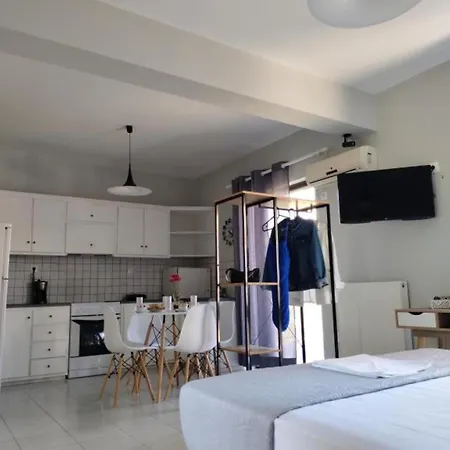 Apartment Nini's House Superior - 100m From Town Center