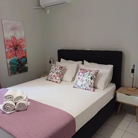 Nini's House Superior - 100m From Town Center דירה