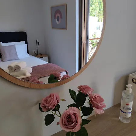 Apartman Nini's House Superior - 100m From Town Center Nidrí