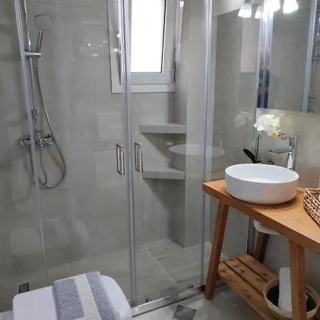 Apartment Nini's House Superior - 100m From Town Center