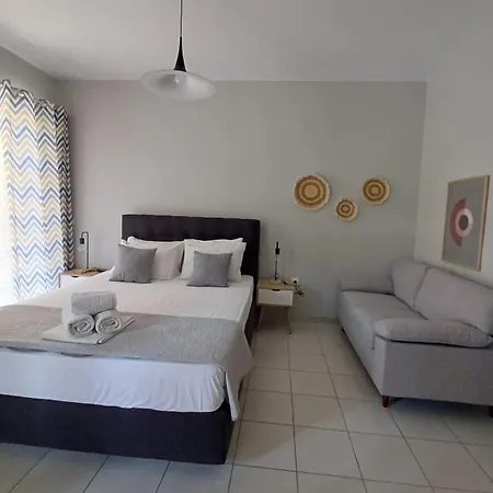 Nini's House Superior - 100m From Town Center נידרי
